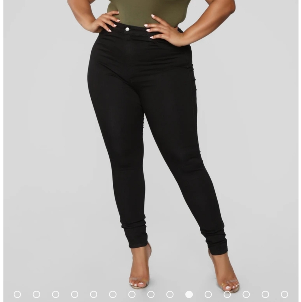 - High waisted jeans